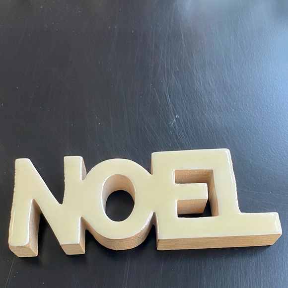 “Noel” Christmas Accent - Picture 12 of 12